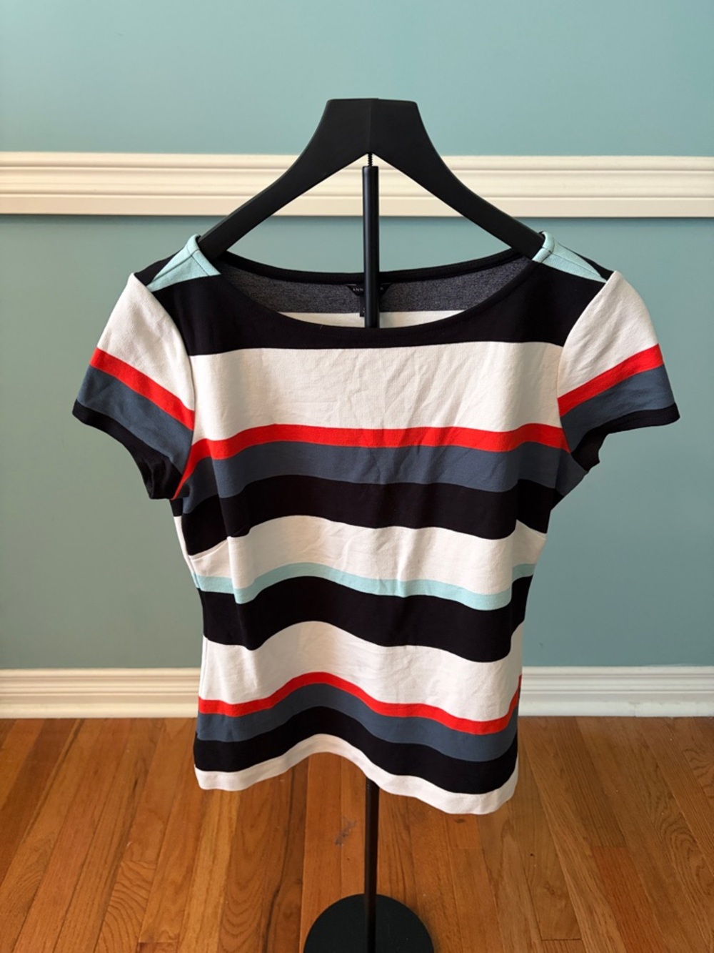 Ann Taylor Short-Sleeve Crewneck Top in Black, White, Red & Blue-Gray